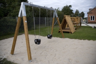 Gyngestativ m/ 2 gynger.