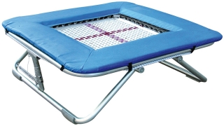 Trampolin med stålfjedre og flettet dug. Str. 110 x 110 cm. 