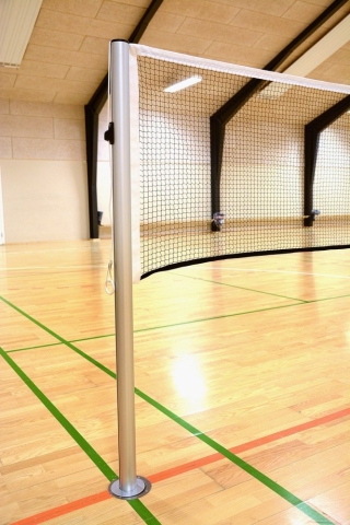 Badmintonstøtter med netspor