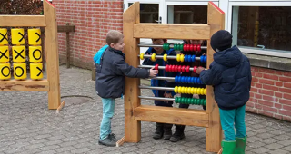 Kugleramme til legepladsen